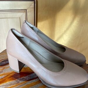 Clarks Women's Nude Leather Block Heel Pumps